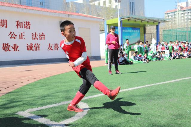 媒体人：尼克斯像04年活塞各司其职 马刺G2调整的空间很大